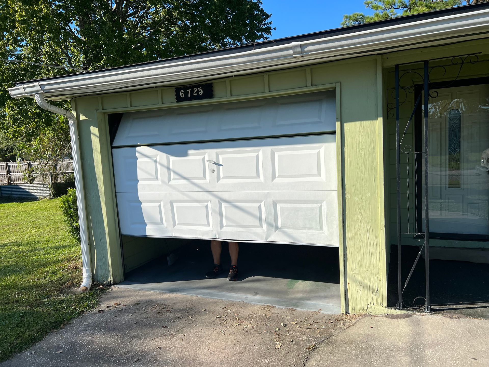 Residential garage doors Jacksonville