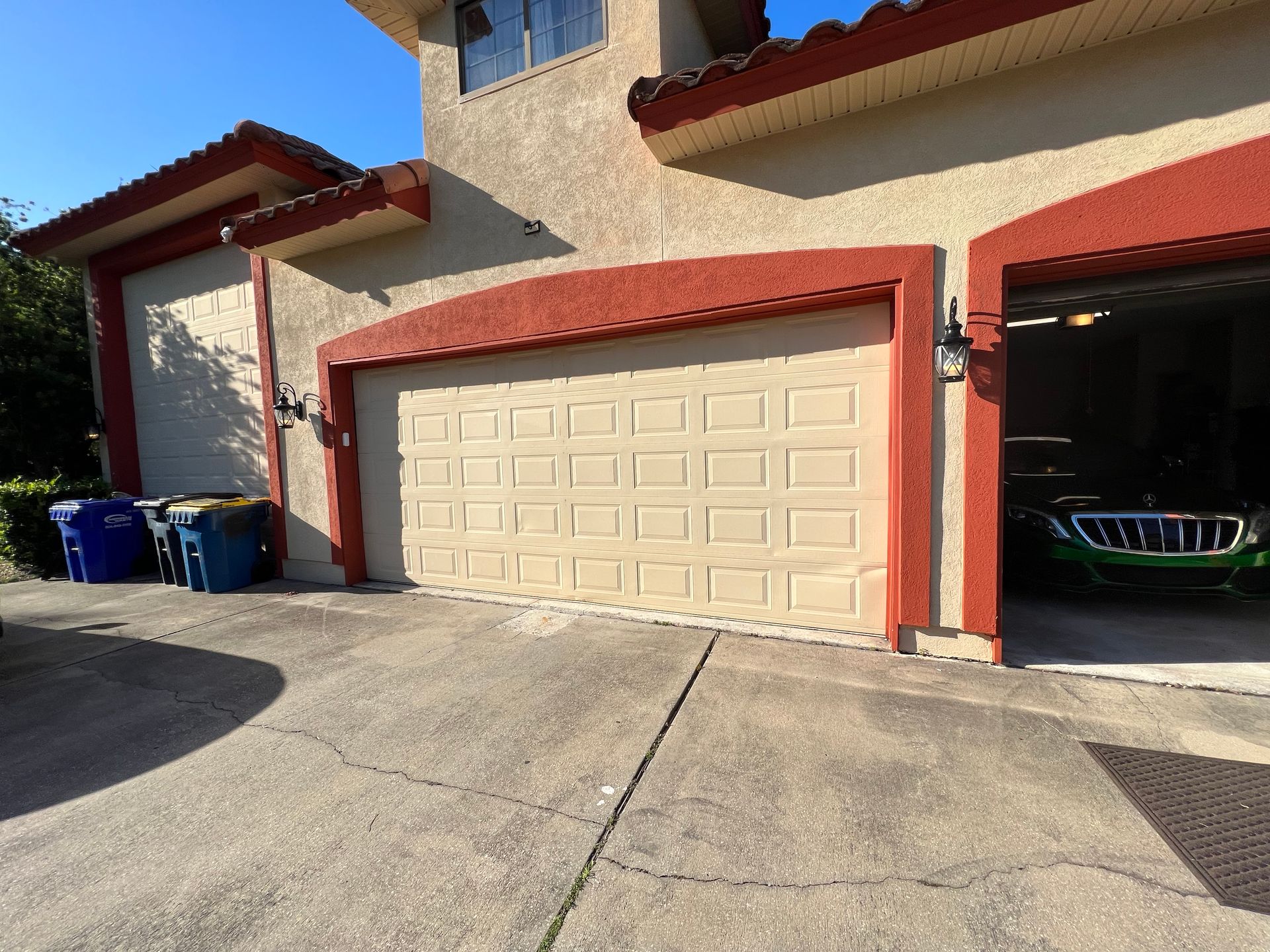 Residential garage doors Jacksonville